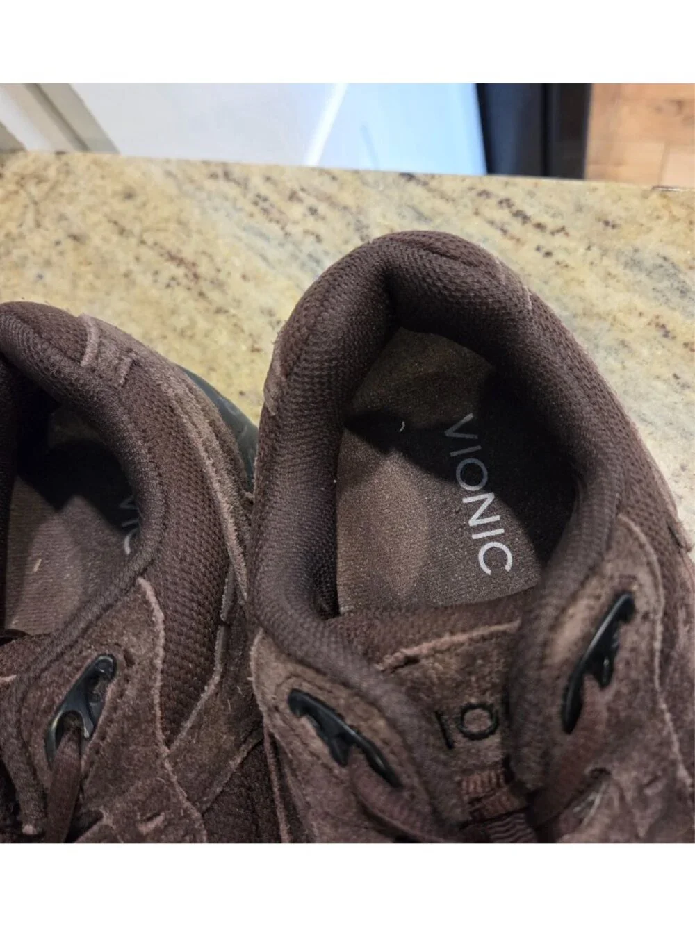 Vionic Walker Shoes Womens Size 8.5  Brown Suede Sneakers